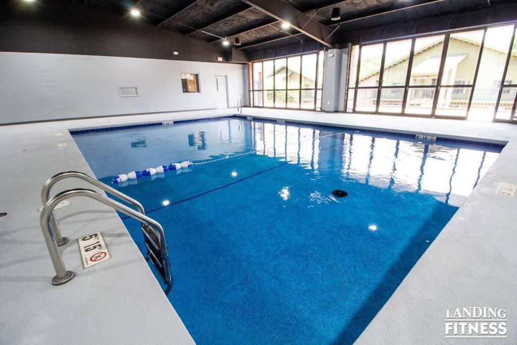 Pet Friendly Boho Condo With Pool--Fitness Center--Next To The Branson Landing--Close To Convention Center And Kanakuk Dış mekan fotoğraf