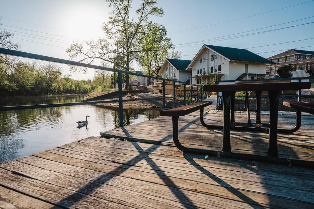 Pet Friendly Boho Condo With Pool--Fitness Center--Next To The Branson Landing--Close To Convention Center And Kanakuk Dış mekan fotoğraf